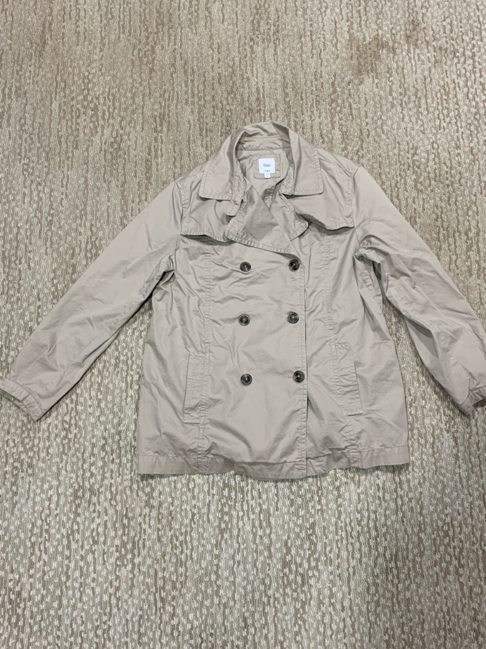 GAP Women's Double-Breasted Trench Coat in Beige (383)